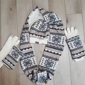 Muk Luks Winter Set